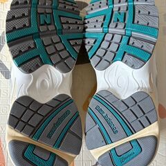 New Balance 725 新品未使用品　27.5cmの画像