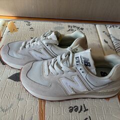 New Balance 574 新品未使用品 22.5cmの画像