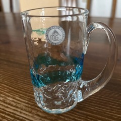 ガラスのマグカップの画像