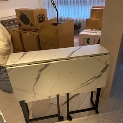 折りたたみ机の画像