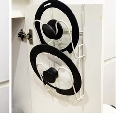 スリコキッチン引っ掛け扉裏ラック収納の画像