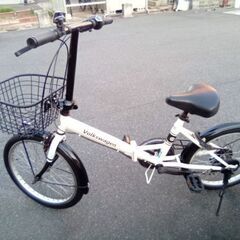 2０インチ　折りたたみ　白/黒　変速　カゴ付き♪Volkswagenの画像