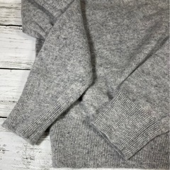  UNIQLOユニクロ　カシミヤ100%  Vネックセーター　レディース　サイズSの画像