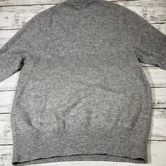  UNIQLOユニクロ　カシミヤ100%  Vネックセーター　レディース　サイズSの画像