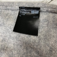  UNIQLOユニクロ　カシミヤ100%  Vネックセーター　レディース　サイズSの画像