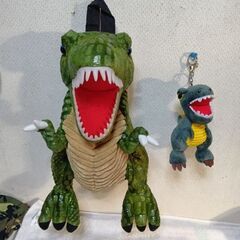 本日受け渡し決定！恐竜リュック＆キーホルダーセットの画像