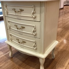 チェスト（猫脚）【町田市再生家具】252723の画像