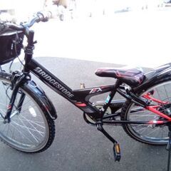 24インチ　ブリヂストン　男の子自転車　黒　変速　LEDライトの画像