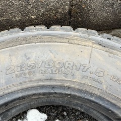 スタッドレスタイヤ6本225/80R17.5 123/121L ブリヂストンBS W900 日本製 国産 4トントラック LT 2023年製の画像