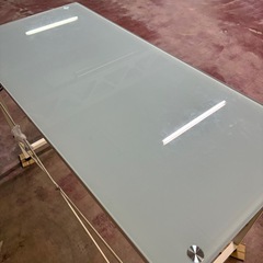 ガラストップ デスク／ワークデスク（白フレーム・強化ガラス）の画像