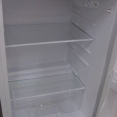 ★2110★（★1台限り★在庫処分特価★通常￥12,100→￥9,000★）ハイアール　2ドア冷蔵庫１３０L　２０１９年製　JR-N130A　47.4cm幅　白　高く買取るゾウ八幡東店の画像