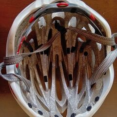 【中古・無料】男性用自転車用ヘルメット（使用感あり）の画像