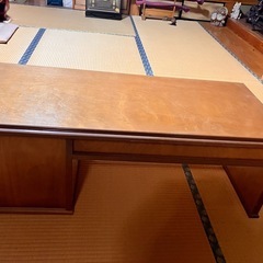 勉強、作業机の画像