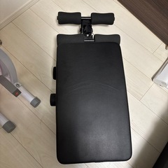 エアロバイク・ダンベル・腹筋ベンチの画像