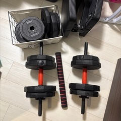 エアロバイク・ダンベル・腹筋ベンチの画像