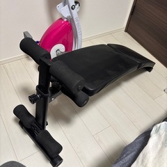 エアロバイク・ダンベル・腹筋ベンチの画像