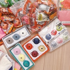 LE CREUSETのマグネット、 様々な景品、多数のアイテム、の画像