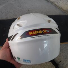 スケボーとヘルメットのセット　キッズ用です。の画像