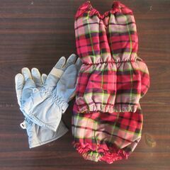 服　３枚　ズボン４本　手袋など　女の子用　１００サイズ～の画像