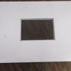 補助テーブル付き木製テーブルの画像