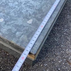 ブリキの缶の画像