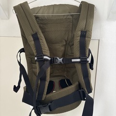 ergobaby adapt エルゴ抱っこ紐　オリーブグリーンの画像