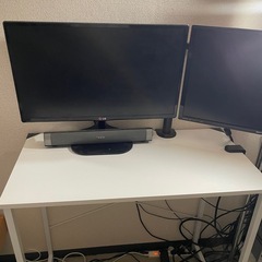 PCデスクの画像