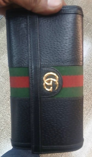 GUCCIの長財布
