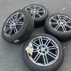 スタッドレスタイヤの画像