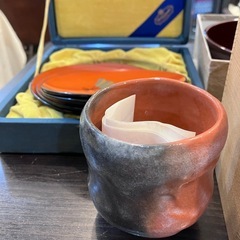 食器と湯呑みの画像