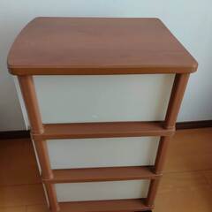 【無料】キャスター付きプラスチック製三段引き出し収納　お譲りします（手渡し希望）の画像