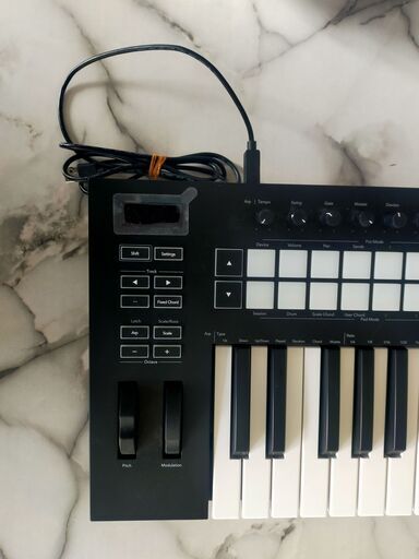 Novation Launchkey Mk3 61鍵MIDIキーボード (ねこ) 横浜のMIDI関連