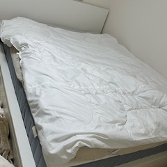 IKEAダブルベット　フレームの画像