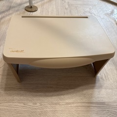 キッズテーブルの画像