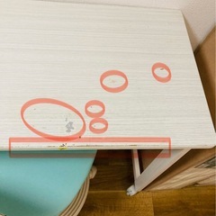 折りたたみデスクの画像