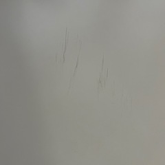 テーブルと椅子の画像