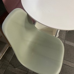 テーブルと椅子
