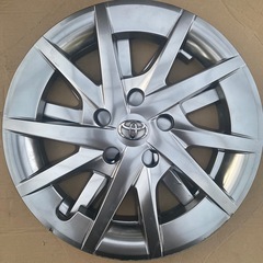 （4枚セット）トヨタ シルバー 8本スポーク ホイールキャップの画像