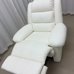 リクライニングチェア　ホワイトの画像