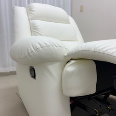 リクライニングチェア　ホワイトの画像