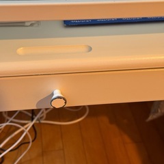 ガラスデスク LOWYAの画像