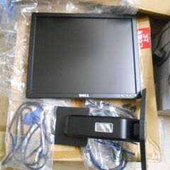 未使用　モニター　DELL　１５インチ？　１７インチ？の画像