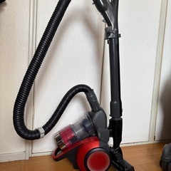 パナソニック　サイクロンクリーナー赤色
の画像