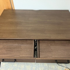 LOWYAパソコンデスクの画像