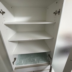 食器棚の画像