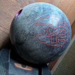 ボーリングの玉の画像