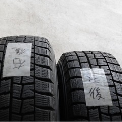 スチールホイールとスタッドレスタイヤの画像