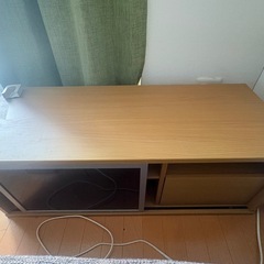 テレビとテレビ台の画像