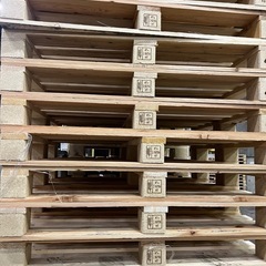 中古木パレットの画像