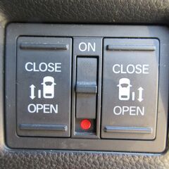 ホンダ　Ｎ－ＢＯＸカスタム 　Ｇ・Ｌターボホンダセンシング★1年保証★ロードサービス付　純正ＳＤナビ　地デジ　バックカメラ　Ｂｌｕｅｔｏｏｔｈ　両側パワースライド　アダプティブクルコン　パドルシフト　ＥＴＣ　オートライト　無限グリルガーニッシュ　ＬＥＤヘッド　純正１５ＡＷの画像